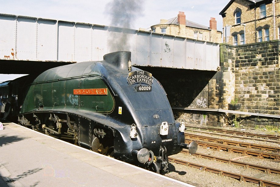 60009 Union of South Africa, awaiting the whistle to start the return journey. Scarborough. Thursday 09/08/2007.