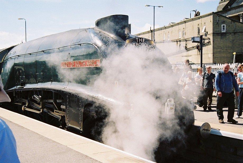 60009 Union of South Africa on arrival at Scarborough. Thursday 09/08/2007.