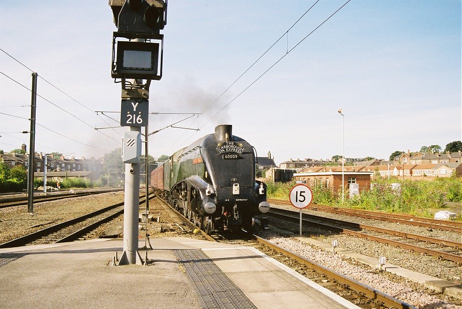 60009 Union of South Africa brings the train into York. Thursday 09/08/2007.