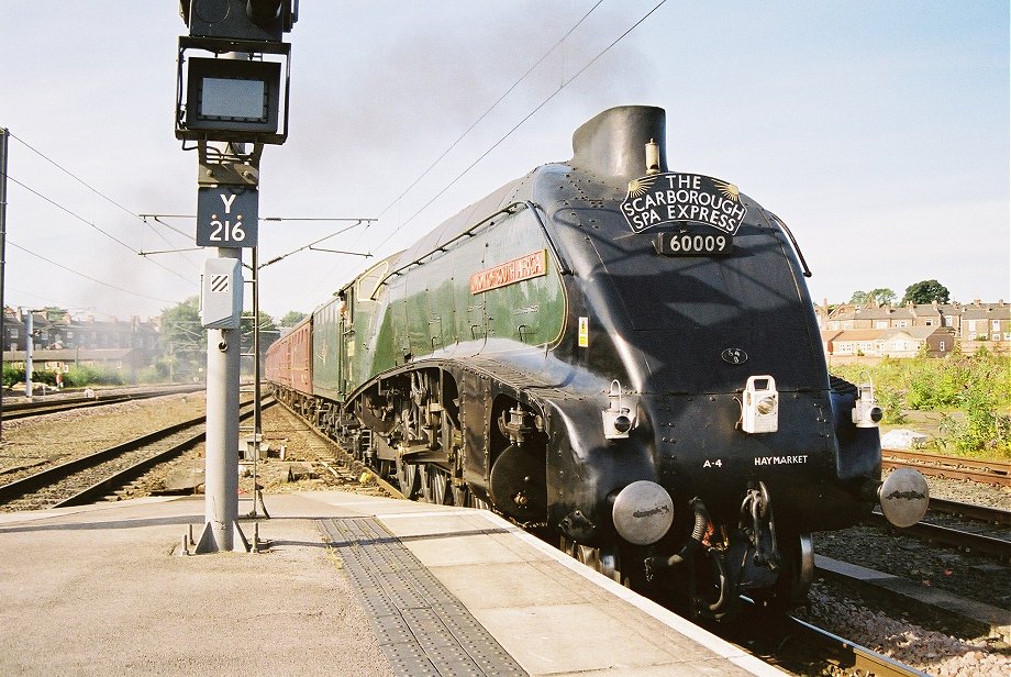 60009 Union of South Africa brings the train into York. Thursday 09/08/2007.