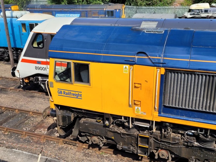 Nameplates for A4 60011 Empire of India and A2 60500 Edward Thompson, Sat 28/12/2013. 