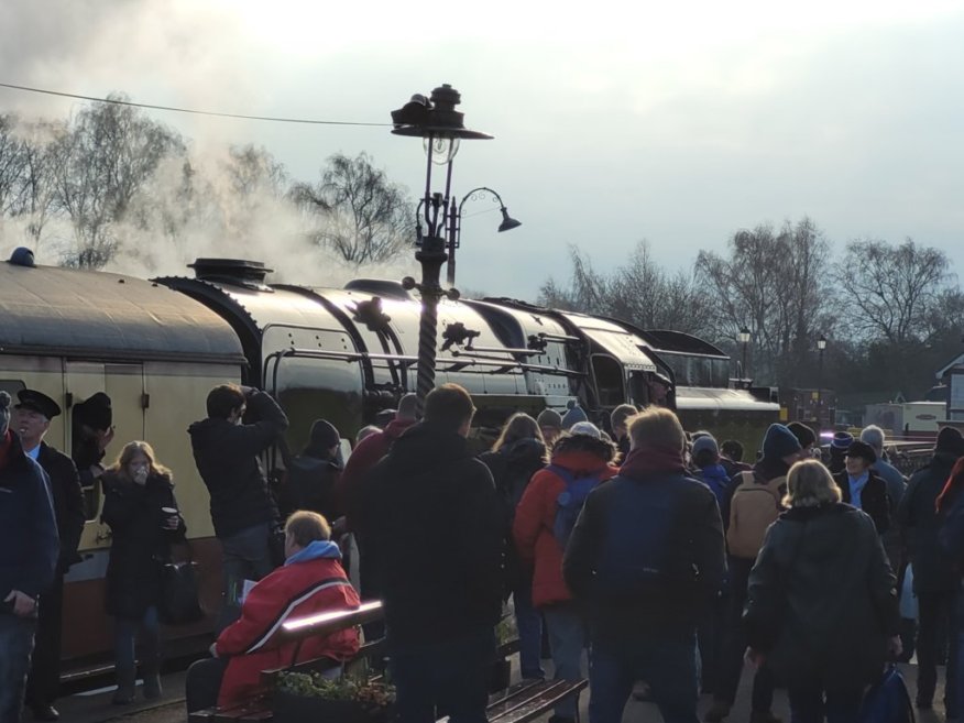 Class 37 pioneer D6700 with Hogwart's Castle and 60009 Union of South Africa, Sat 28/12/2013.. 