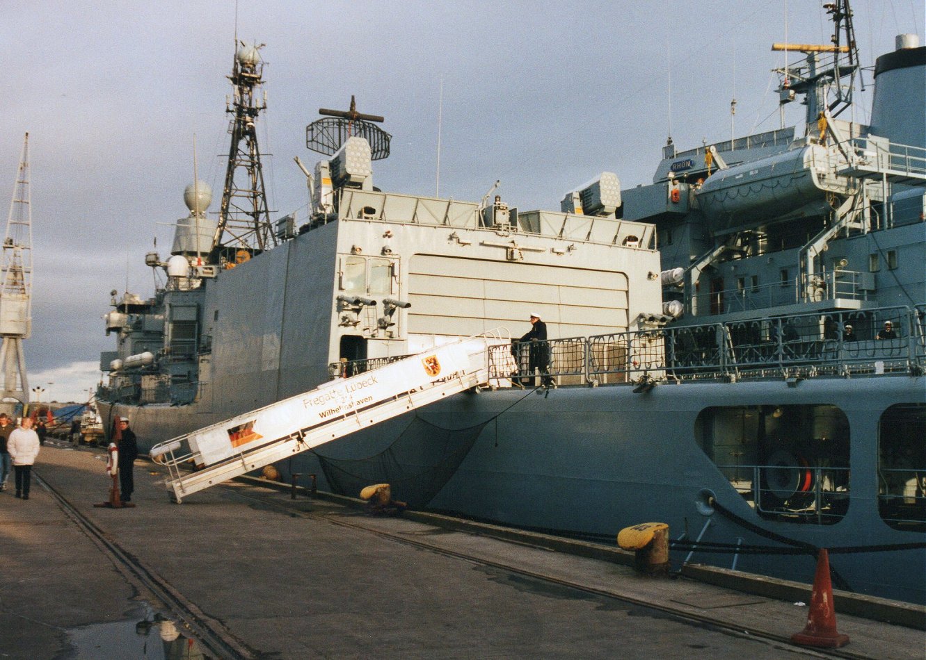 French destroyer De Grasse with Falklands veteran Type 42 HMS Exeter. 25.2.01.