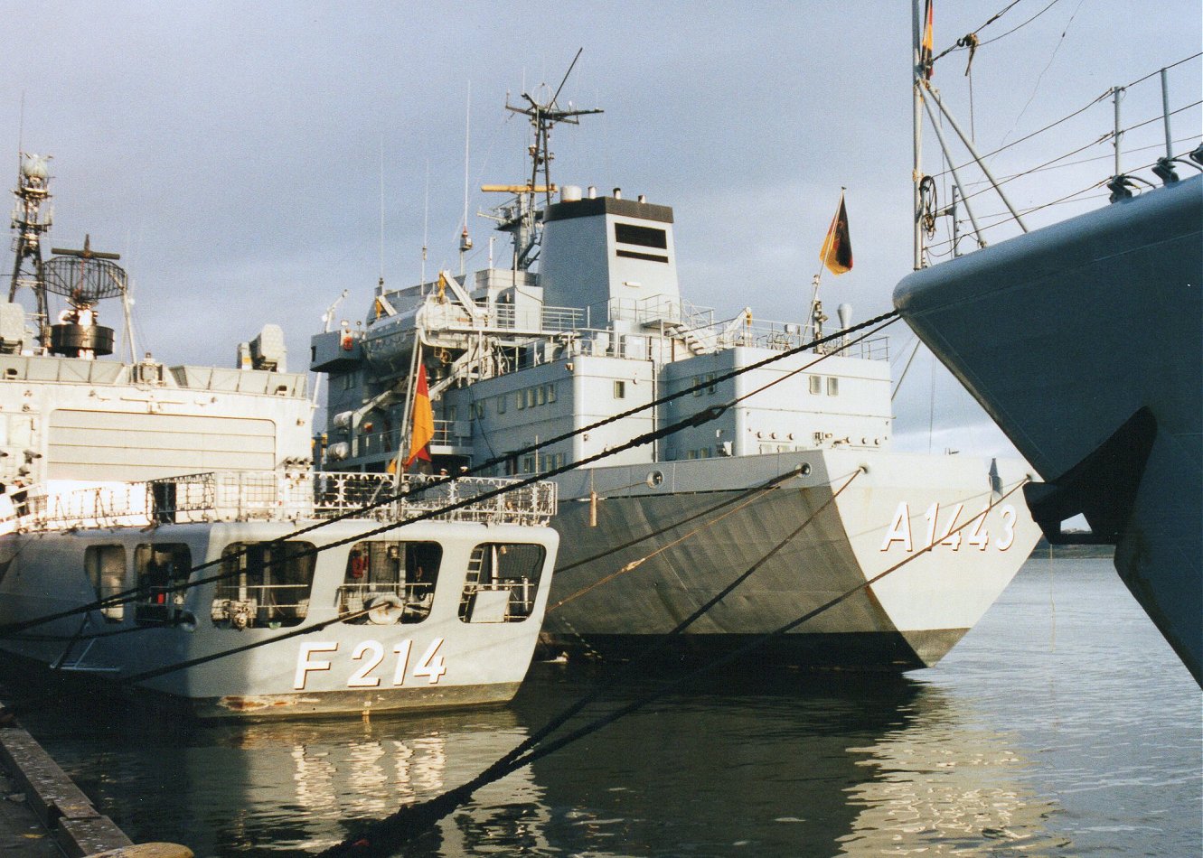 French destroyer De Grasse with Falklands veteran Type 42 HMS Exeter. 25.2.01.