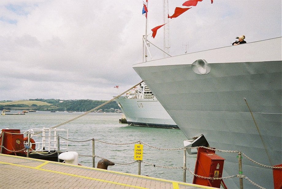 HNLMS De Zeven Provincin (F802), Navy Days, Devonport 2006. 