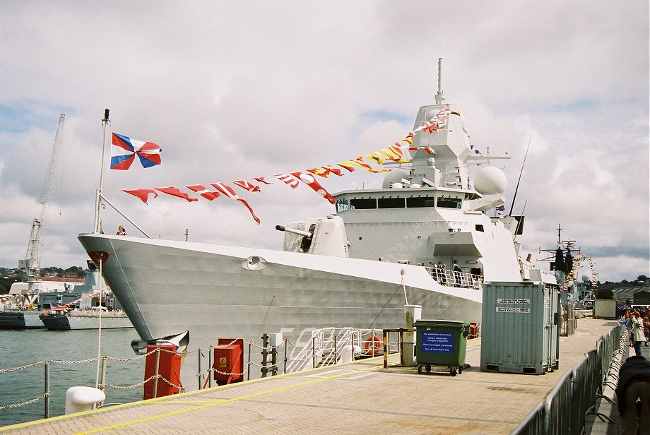 HNLMS De Zeven Provincin (F802), Navy Days, Devonport 2006. 