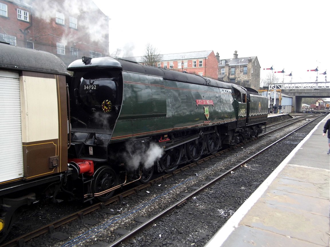 46009 'Operation Smash Hit' display, Sat 28/12/2013..