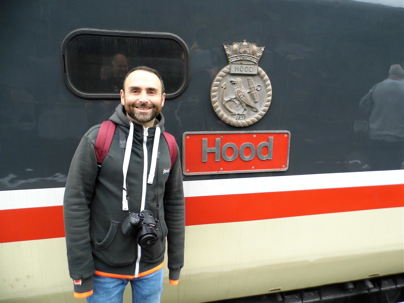 Class 37 pioneer D6700 with Hogwart's Castle and 60009 Union of South Africa, Sat 28/12/2013.. 