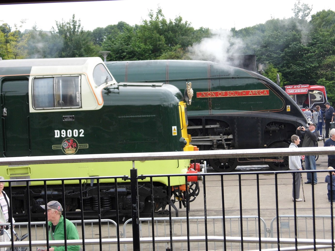 LNER A3 2743/60089, Sat 28/12/2013. 