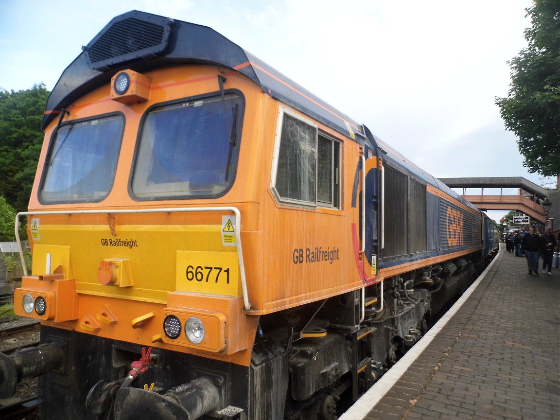 Nameplates for A4 60011 Empire of India and A2 60500 Edward Thompson, Sat 28/12/2013. 