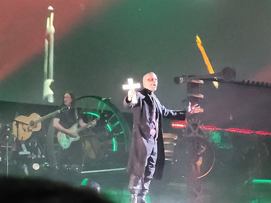 War of the Worlds Leeds Arena 3 April 2025.