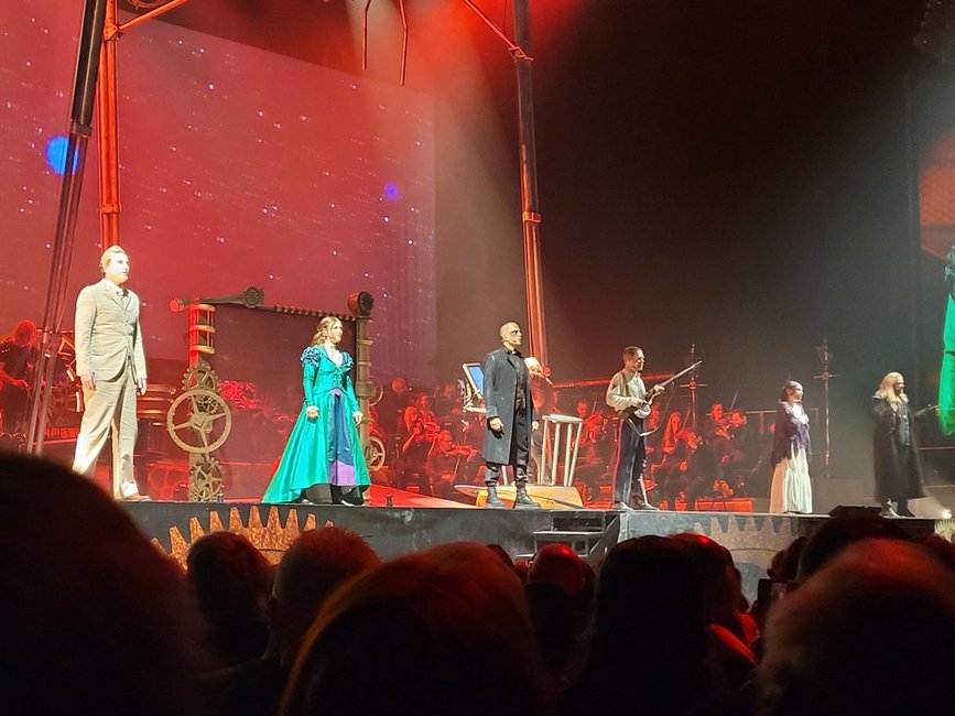 War of the Worlds Leeds Arena 3 April 2025.